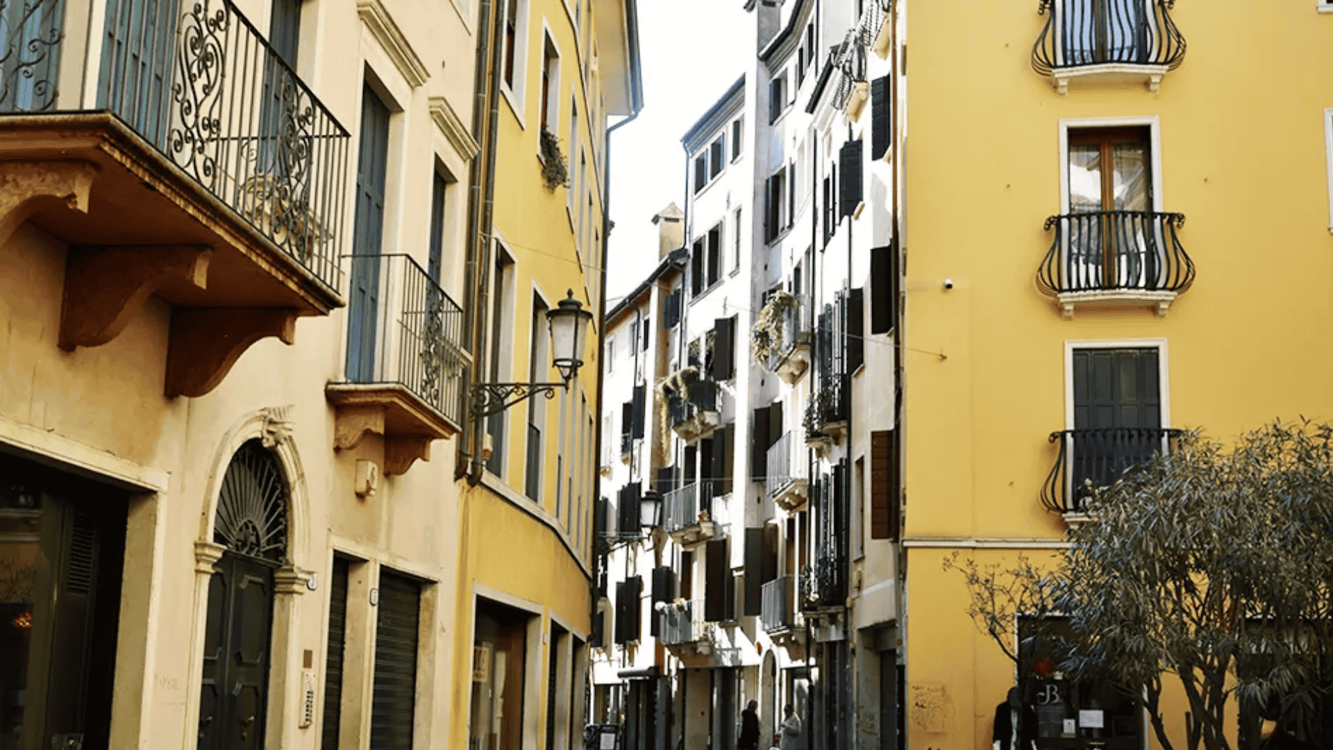 Explore Jewish Ghetto Streets