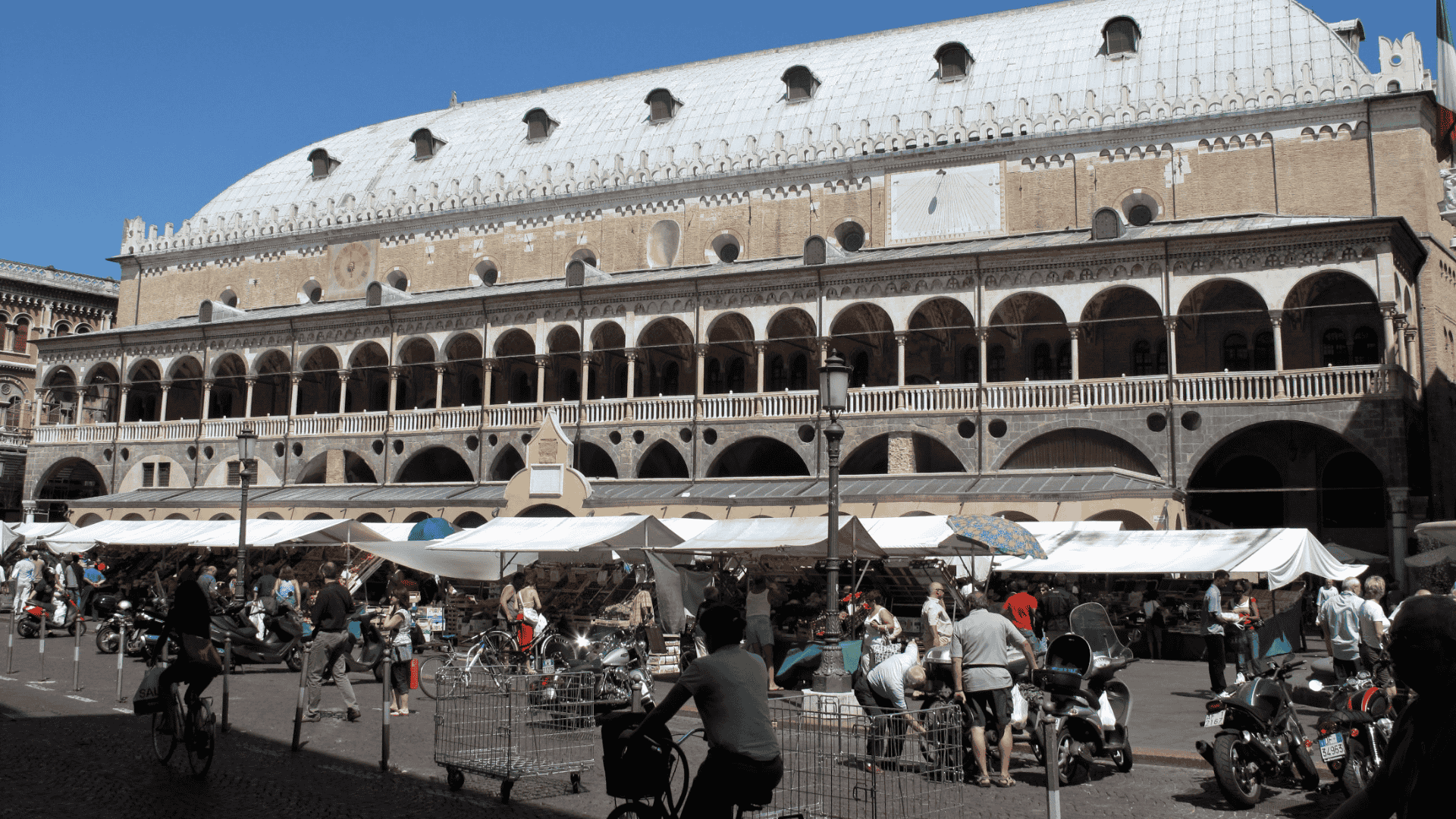 Shop at Piazza delle Erbe & Piazza della Frutta
